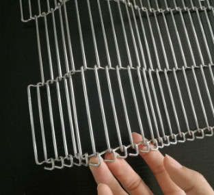 Enrober Flat Flex Wire Mesh Oven Conveyor Belt Untuk Peralatan Makanan
