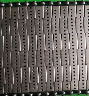 Punched Wire Mesh Conveyor Belt Pelat Rantai Stainless Steel Dengan Baffle