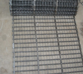 Industri makanan Flat Flex Wire Extruded Steel Mesh Conveyor Belt Untuk Memanggang Roti