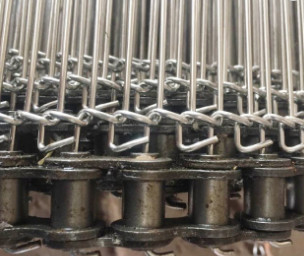SS304 SS316 Flat Mesh Type Conveyor Belt Wire Untuk Menyampaikan Biskuit Cokelat